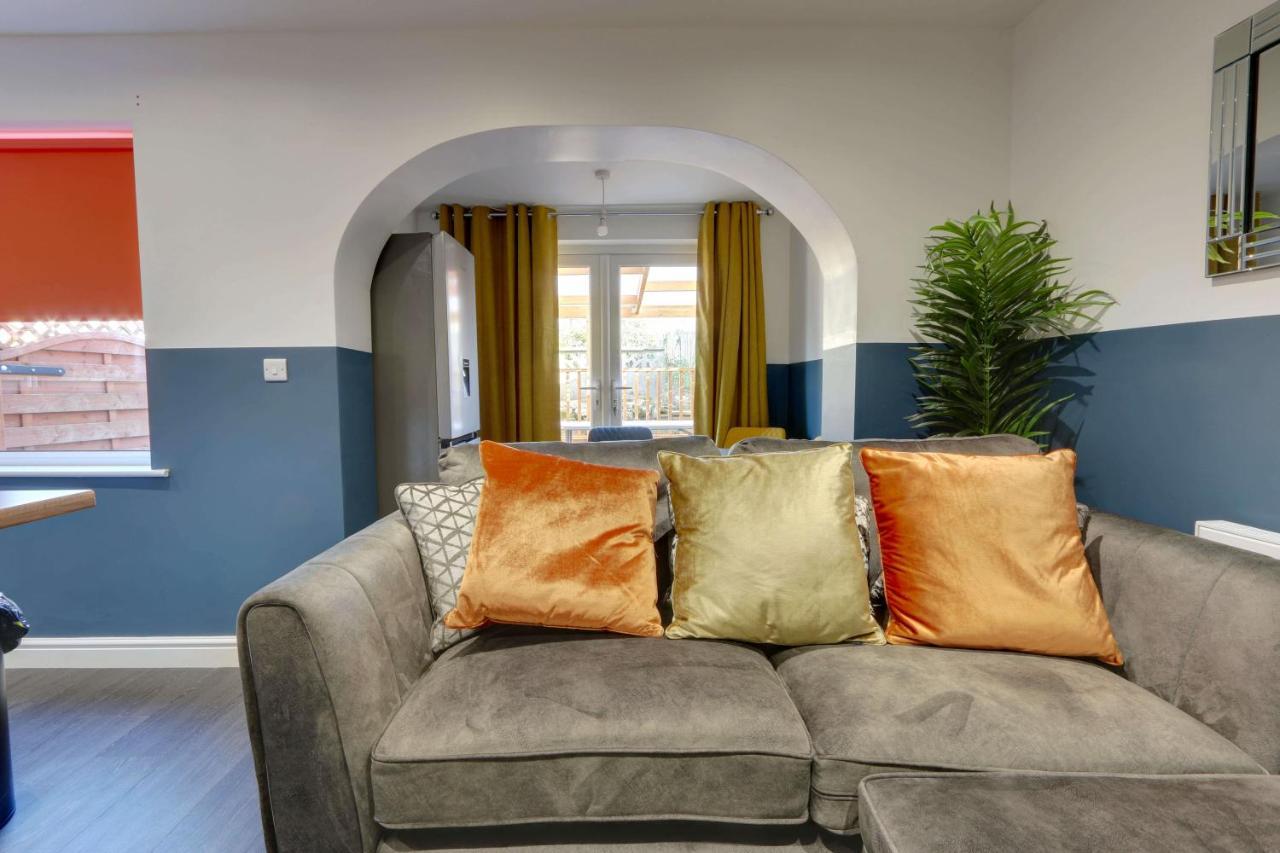 #Upmarket, Exceptional 4 Bed House, With Free Parking, Close To Amenities And Supermarkets เชฟฟิลด์ ภายนอก รูปภาพ